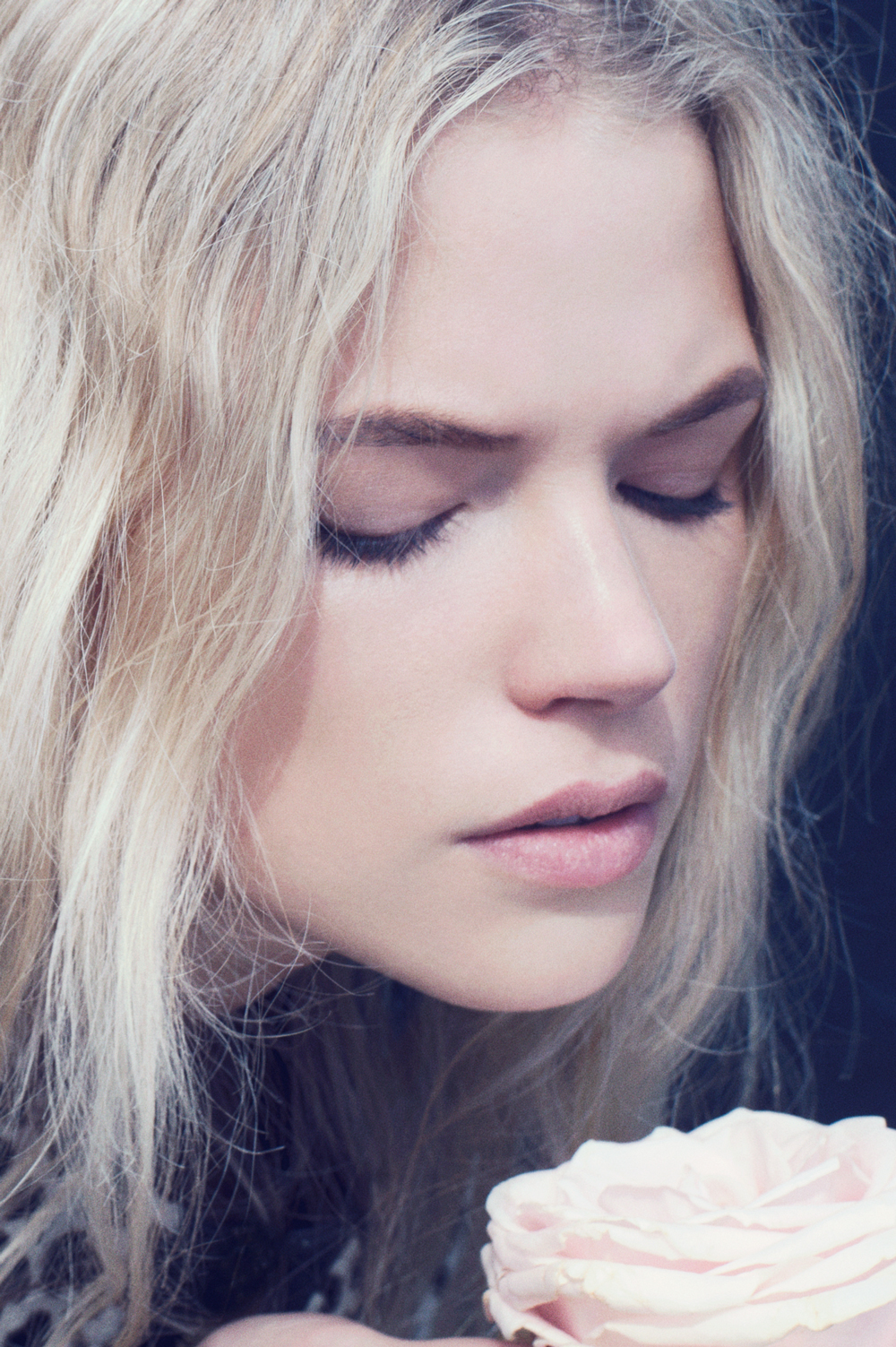 Vs Mag | Gabriella Wilde