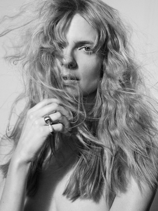 Julia Stegner | UNCONDITONAL