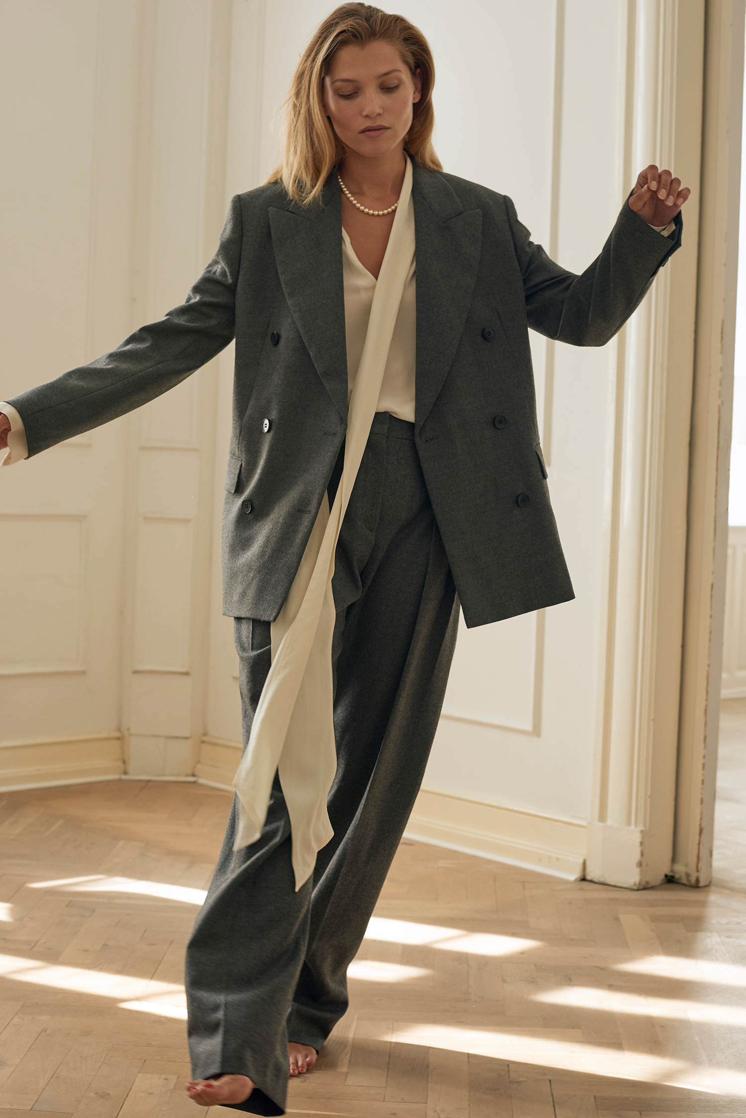 Hana Jirickova | COSTUME