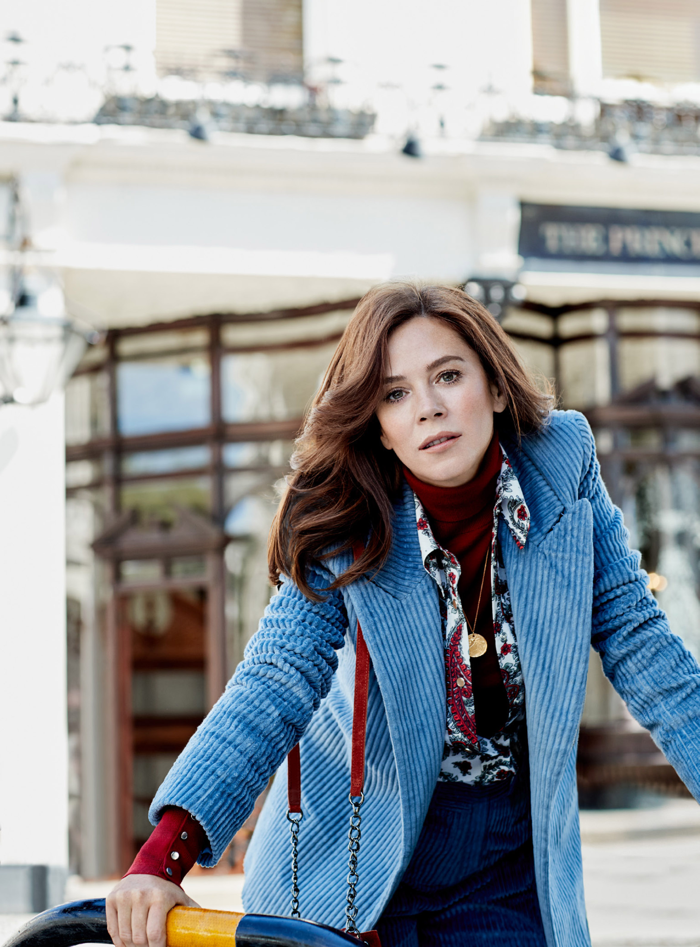 RED MAGAZINE | ANNA FRIEL
