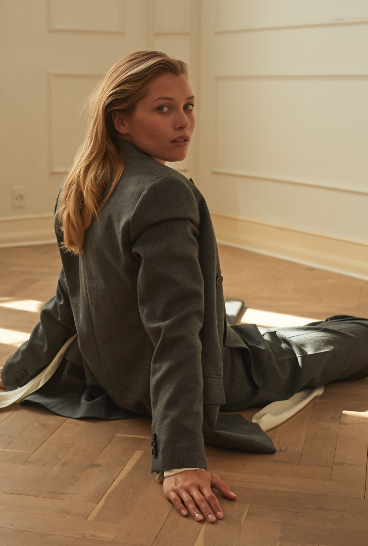 HANA JIRICKOVA | COSTUME