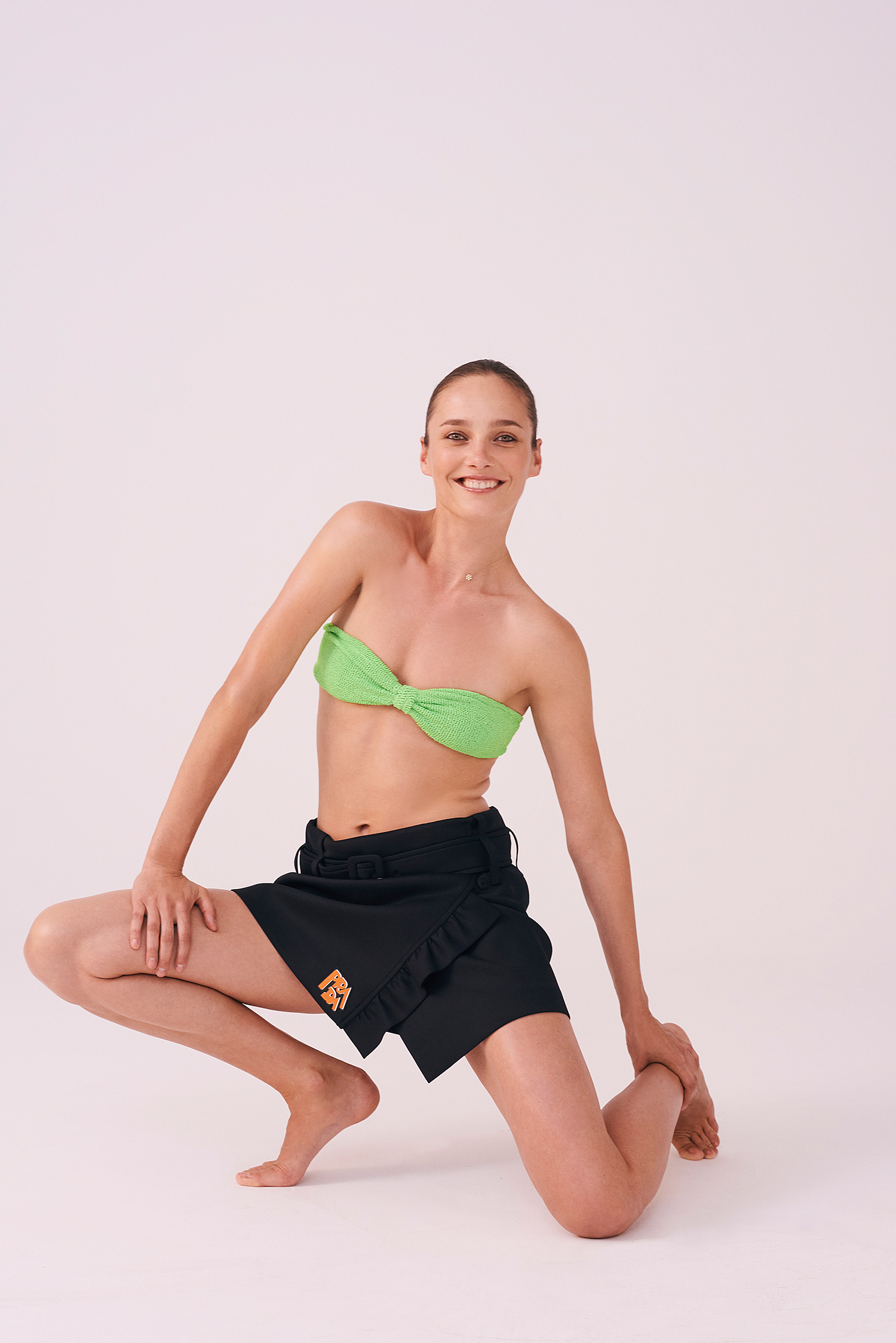 Karmen Pedaru | Costume