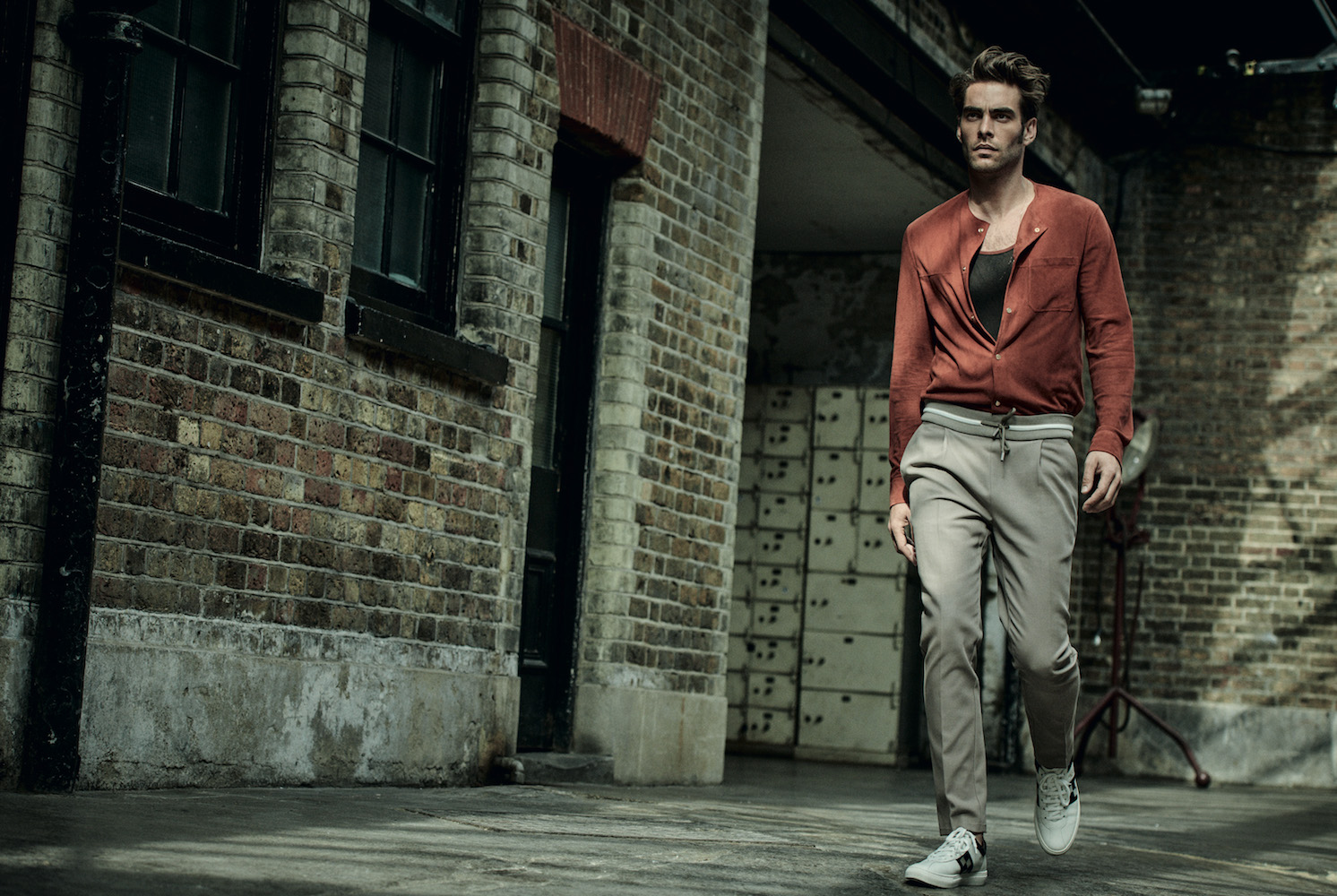 L’Officiel Hommes | Jon Kortajarena