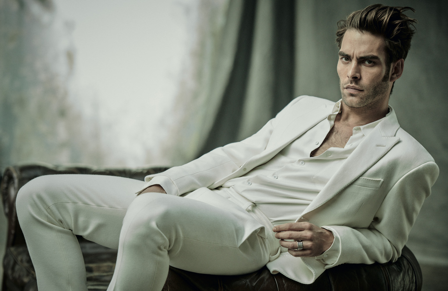 L’Officiel Hommes | Jon Kortajarena