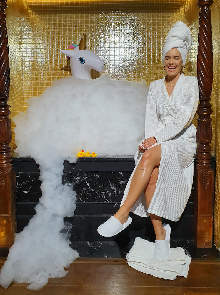 Samsung | Anne-Marie