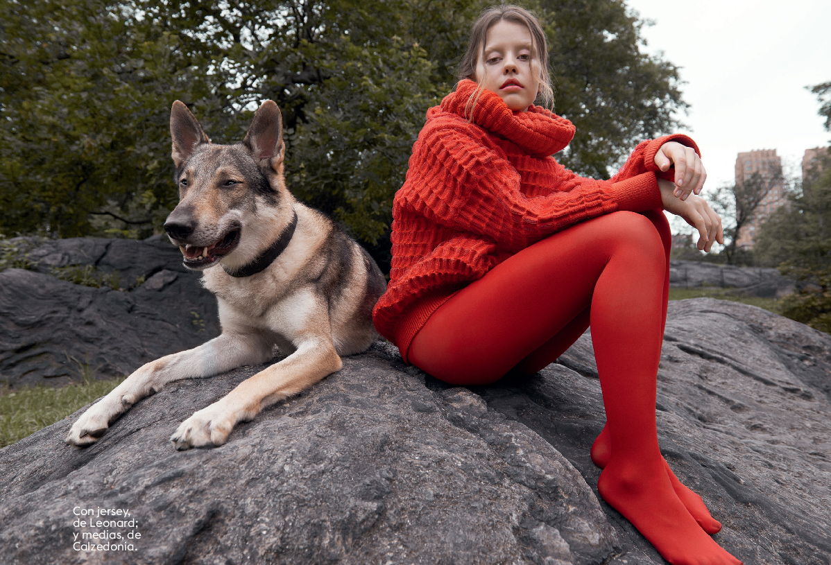 MIA GOTH | GLAMOUR SPAIN