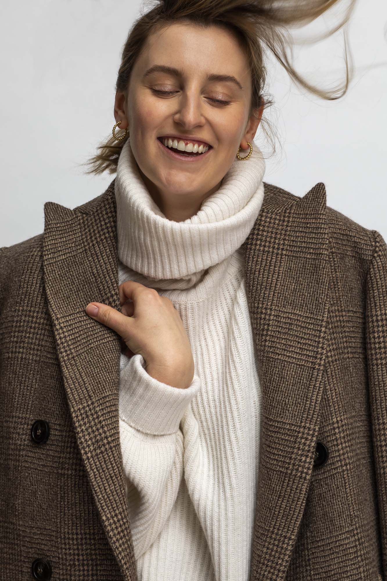 Make Magzine | Laura Carmichael
