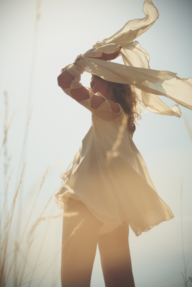 HARPERS BAZAAR BEAUTY