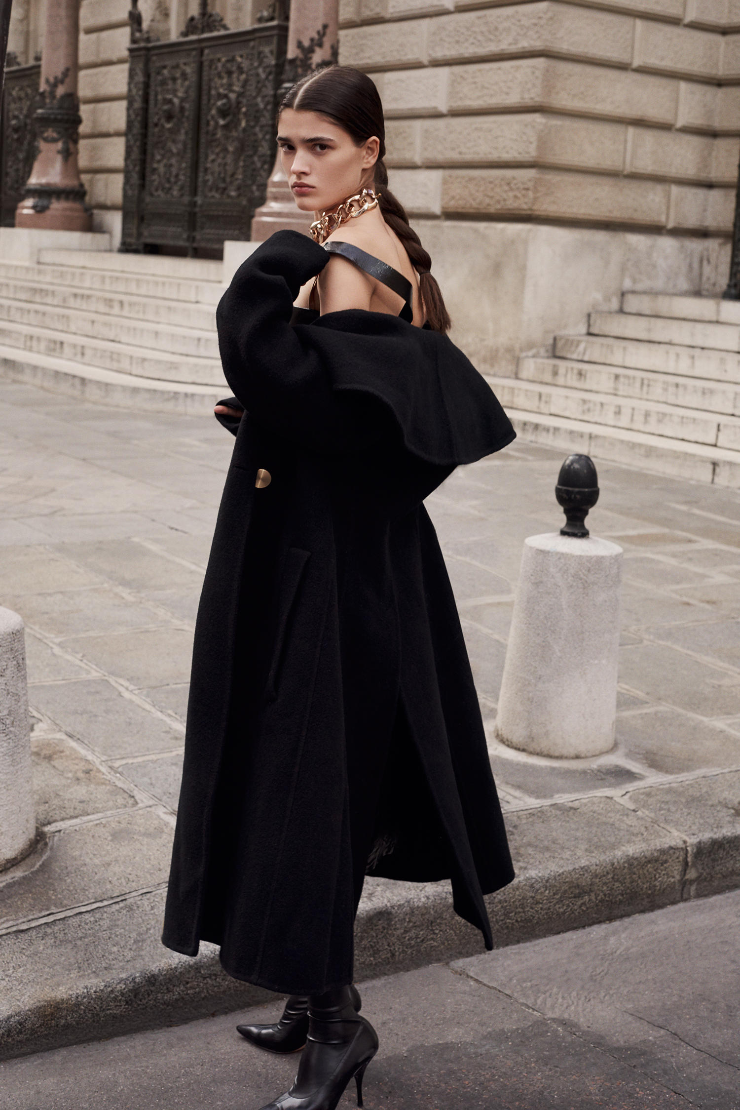 Alexandra Micu | Harpers Bazaar Spain