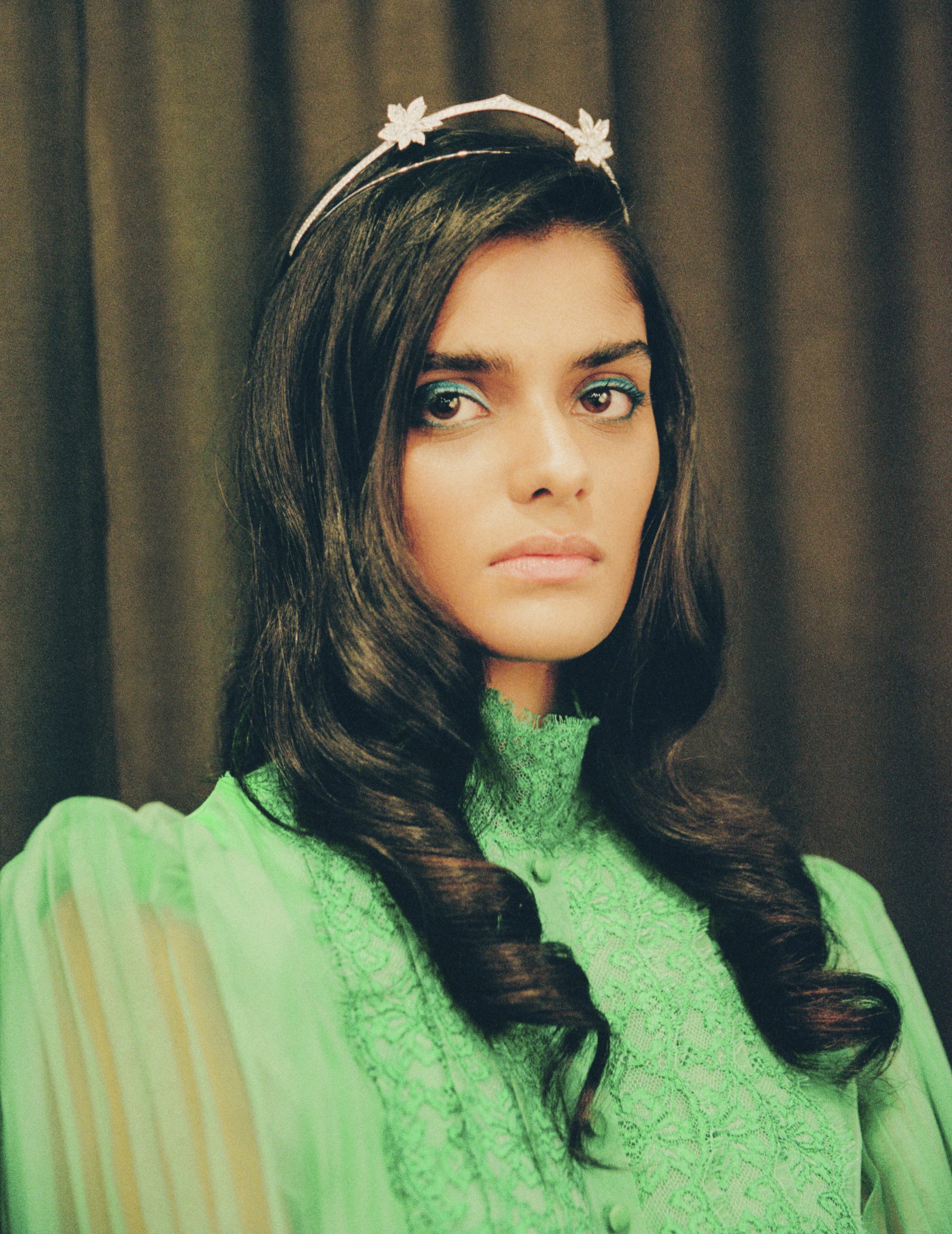 Violet Book | One creates onself