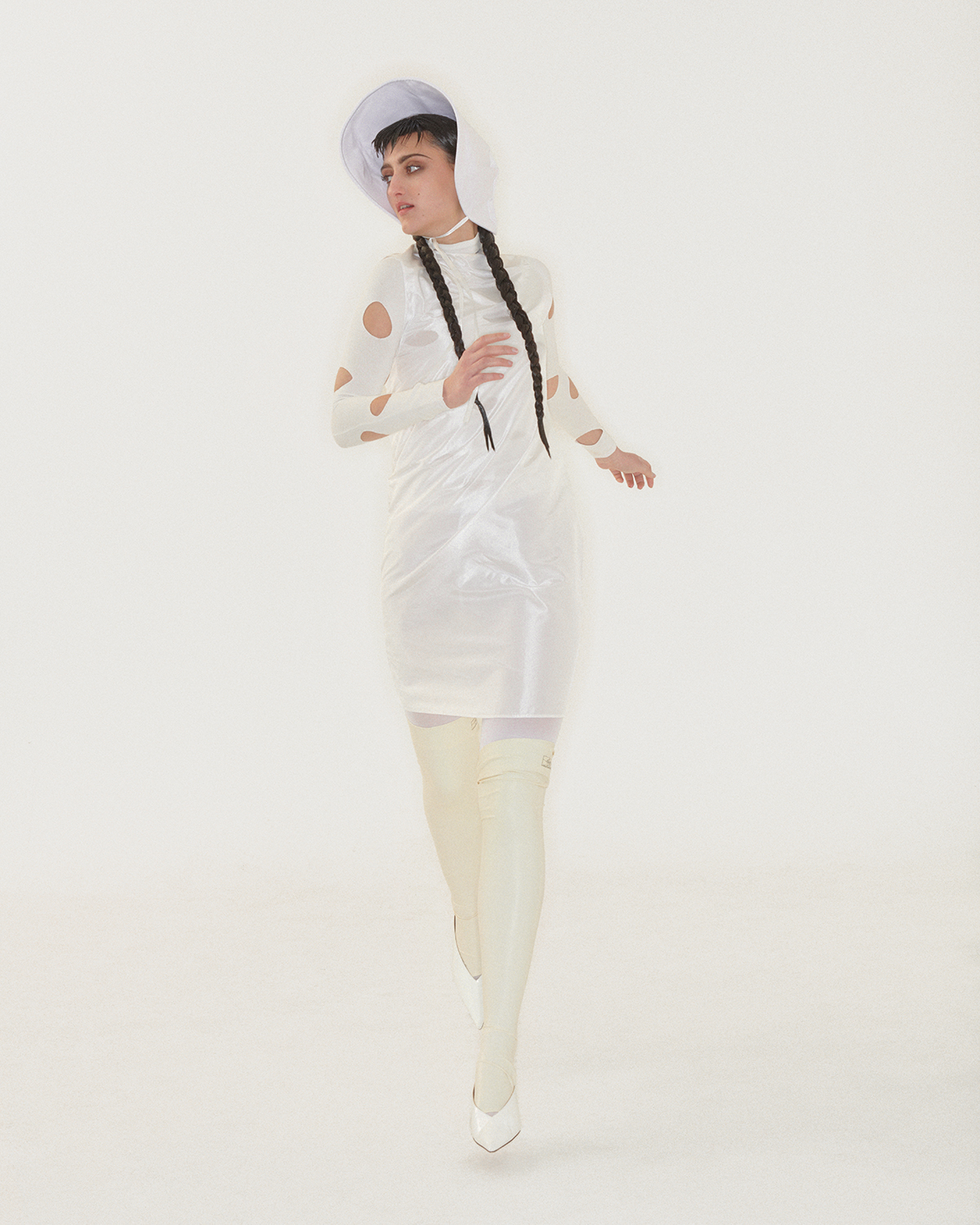 OFFICE MAGAZINE | SHE COMMODITY