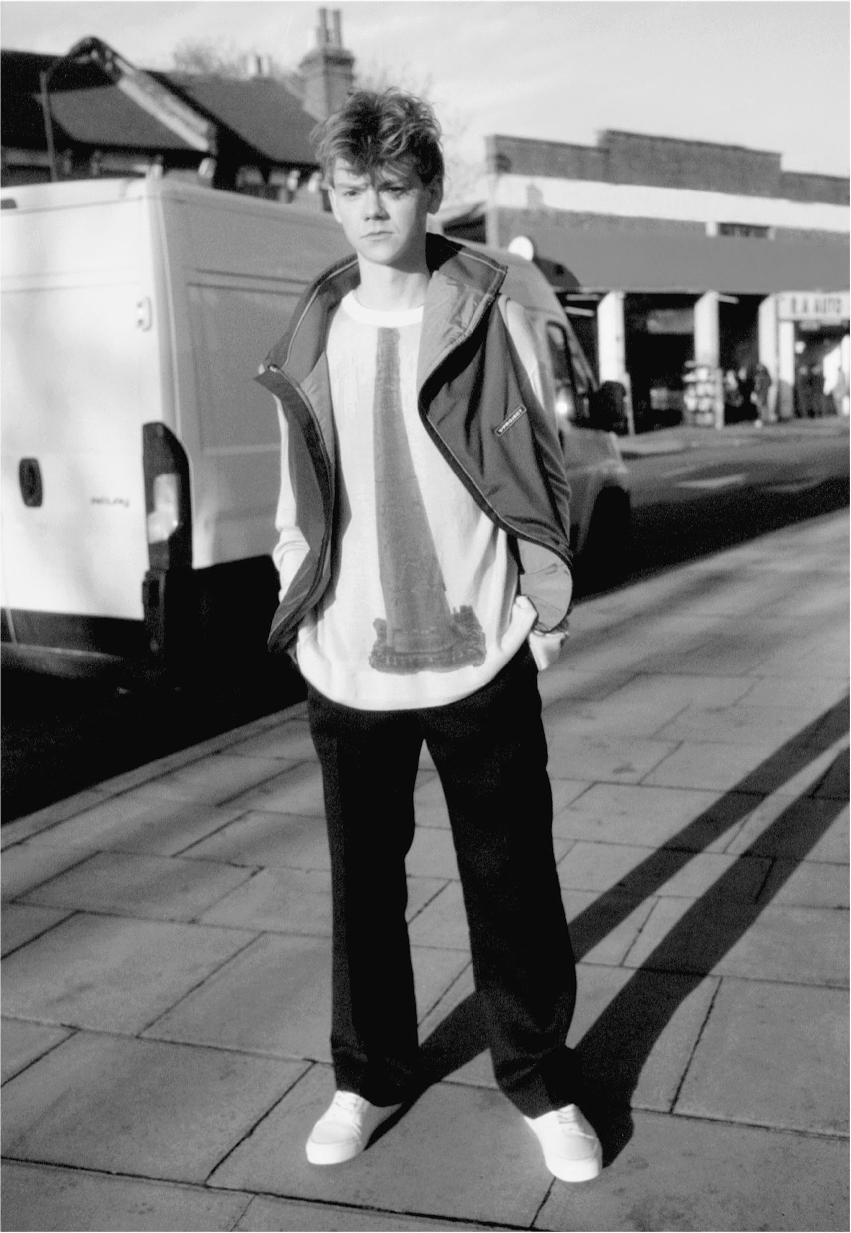 BEHIND THE BLINDS X Thomas Brodie Sangster