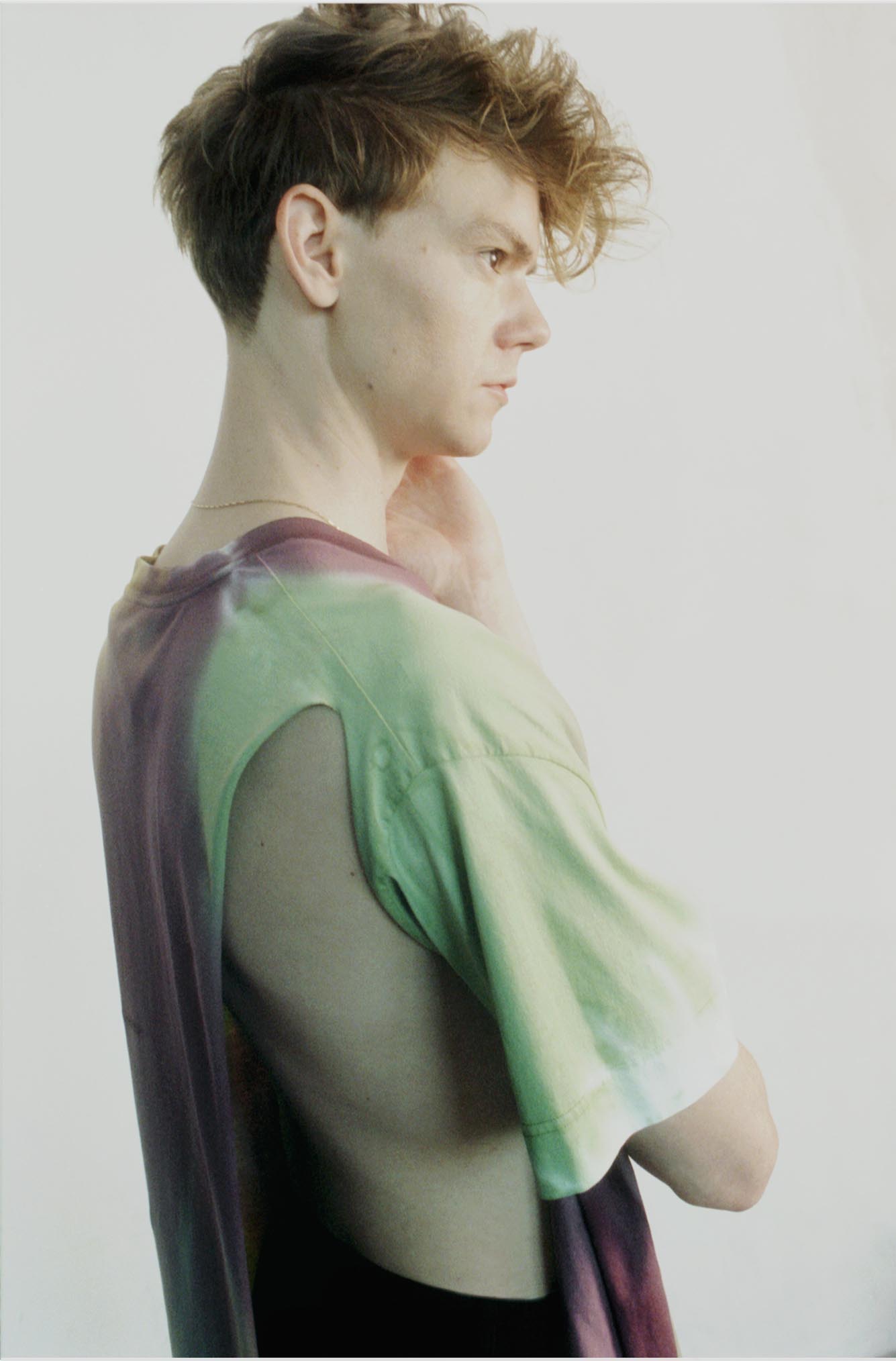 BEHIND THE BLINDS X Thomas Brodie Sangster