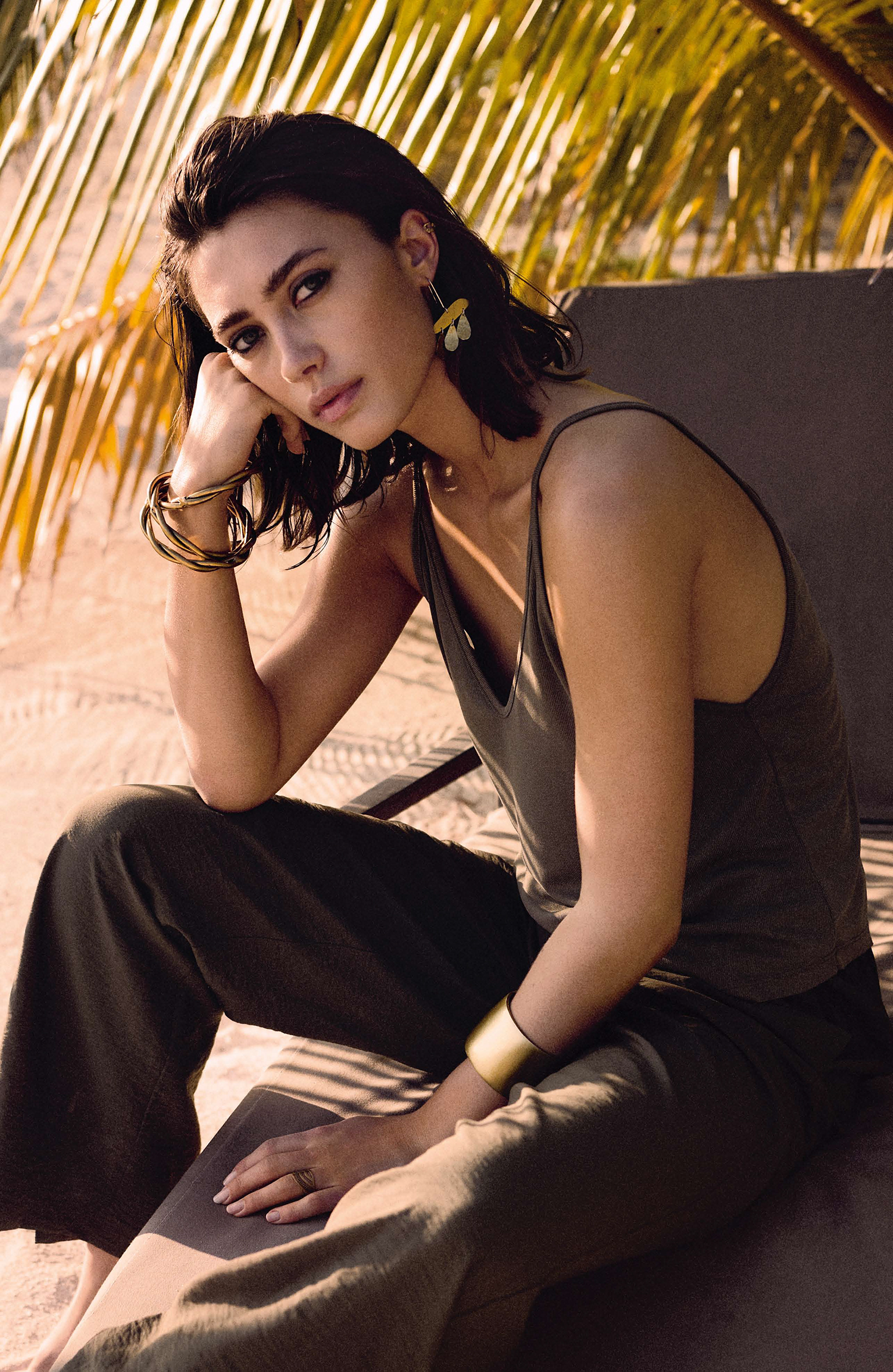 KHAKI