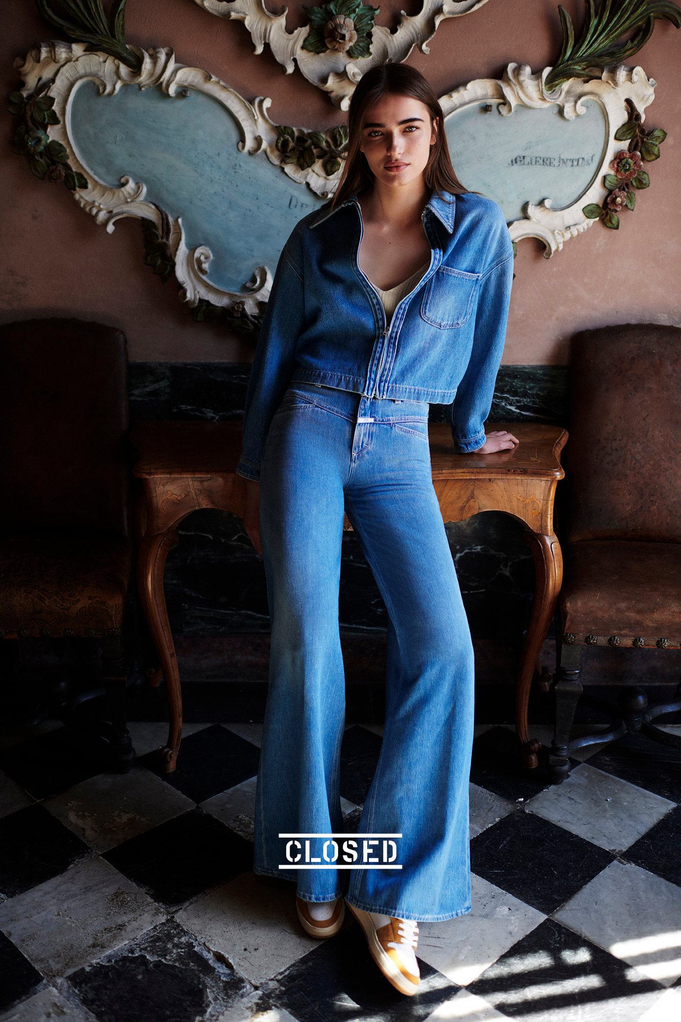 CLOSED AW22