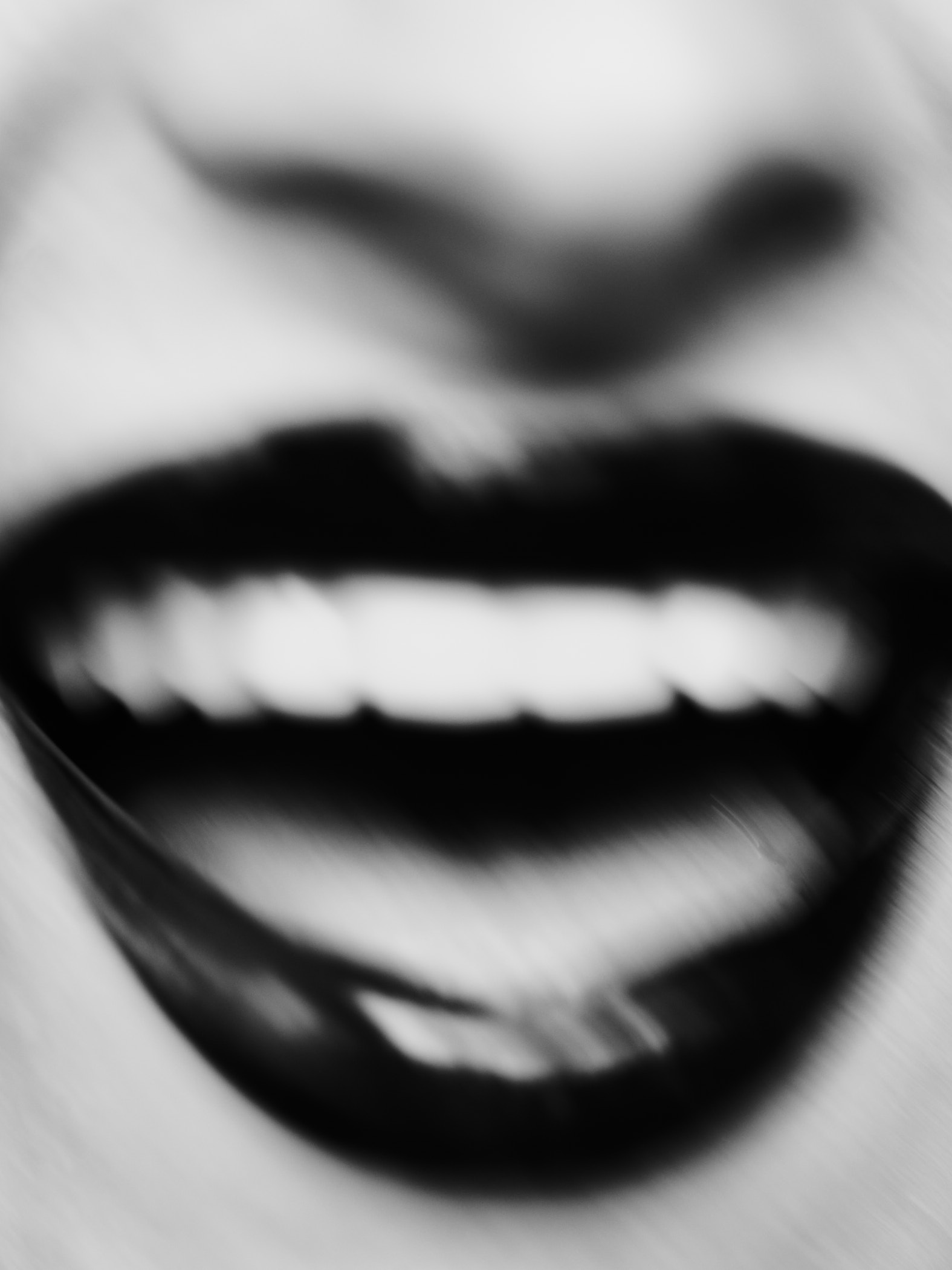 L’Officiel Lithuania