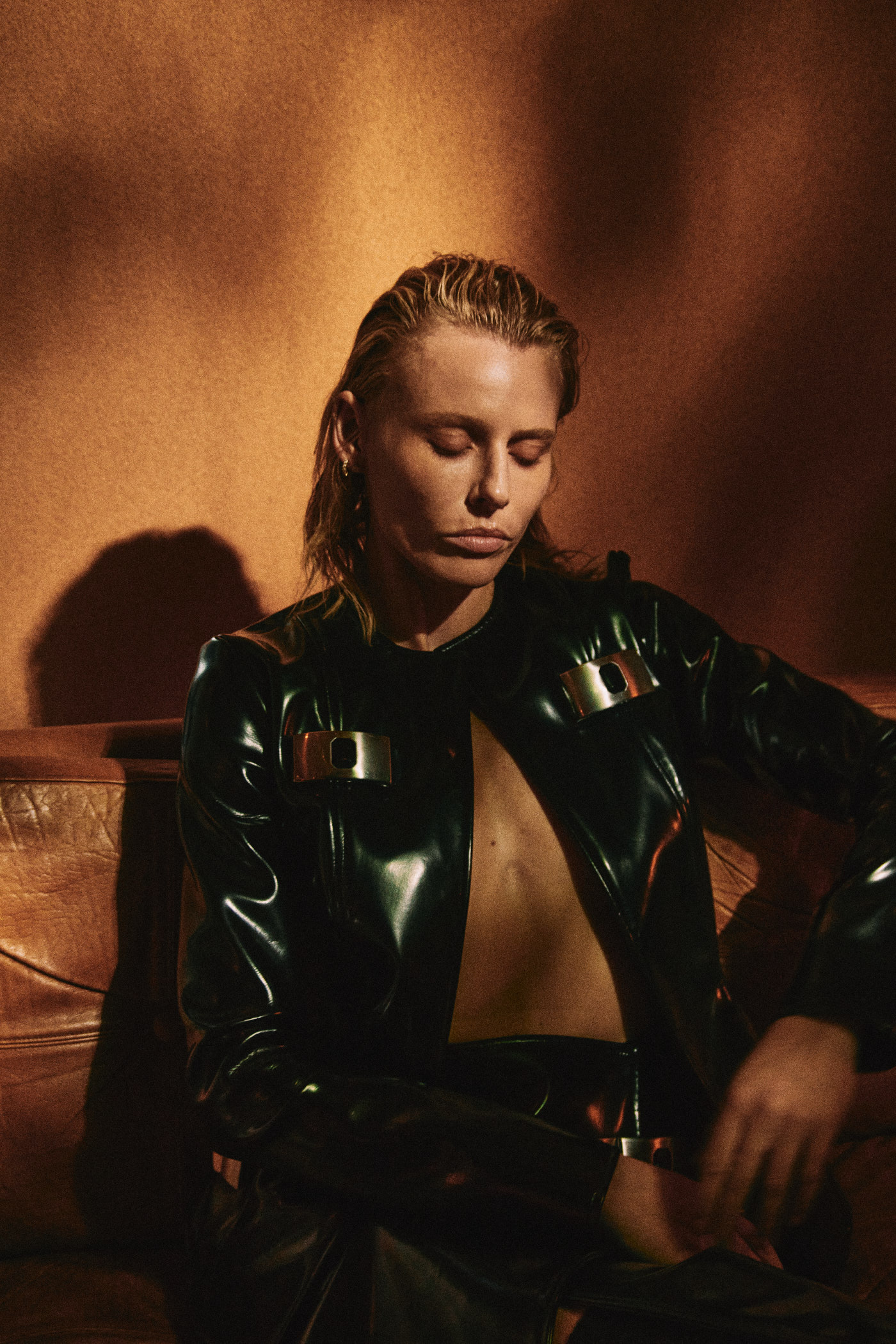 Vingt Sept | Lauren Wasser