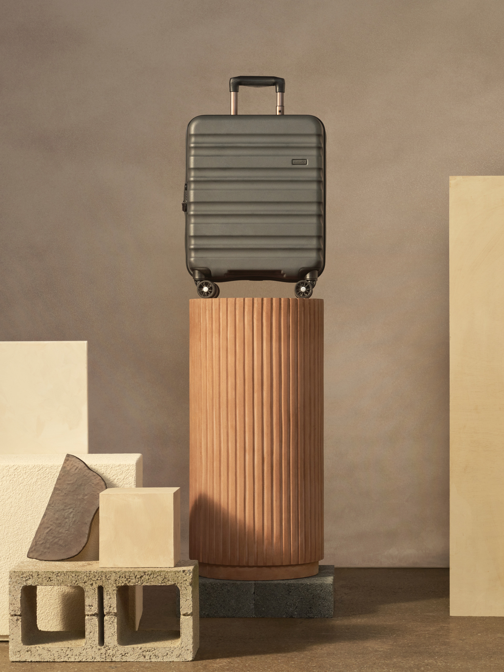 ANTLER LUGGAGE