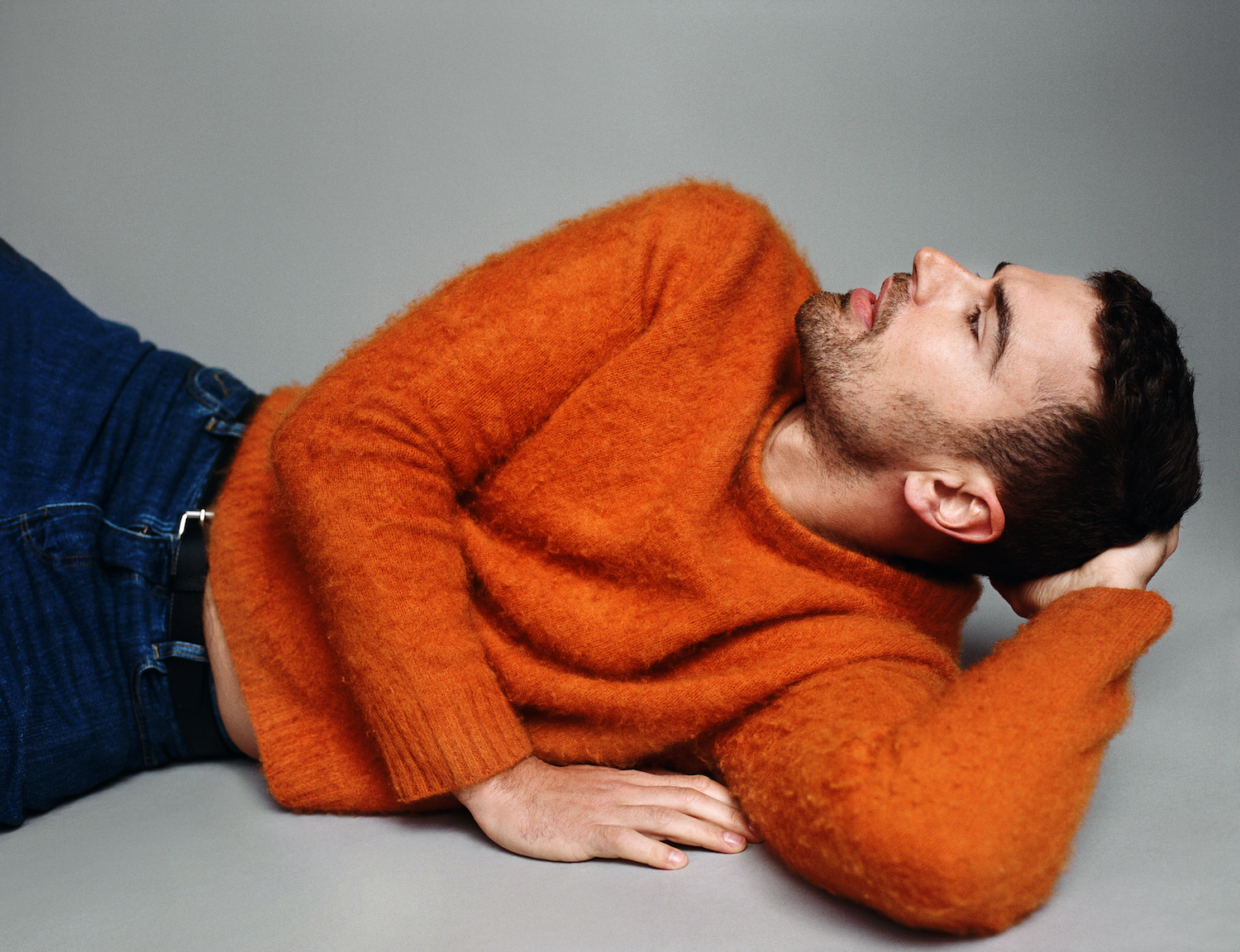 cero mag Theo James Fashion One Represents