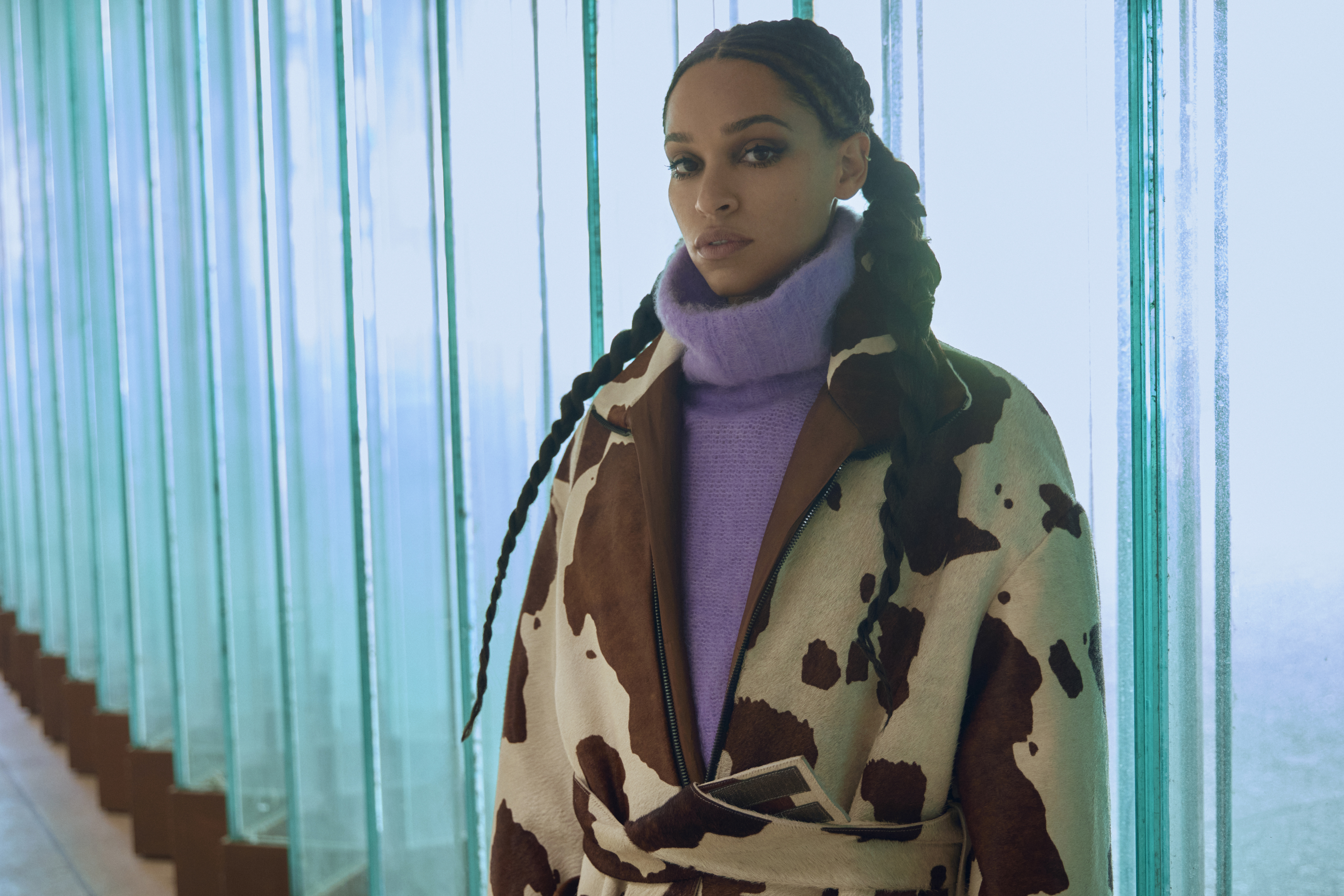 Vingt Sept | Izzy Bizu