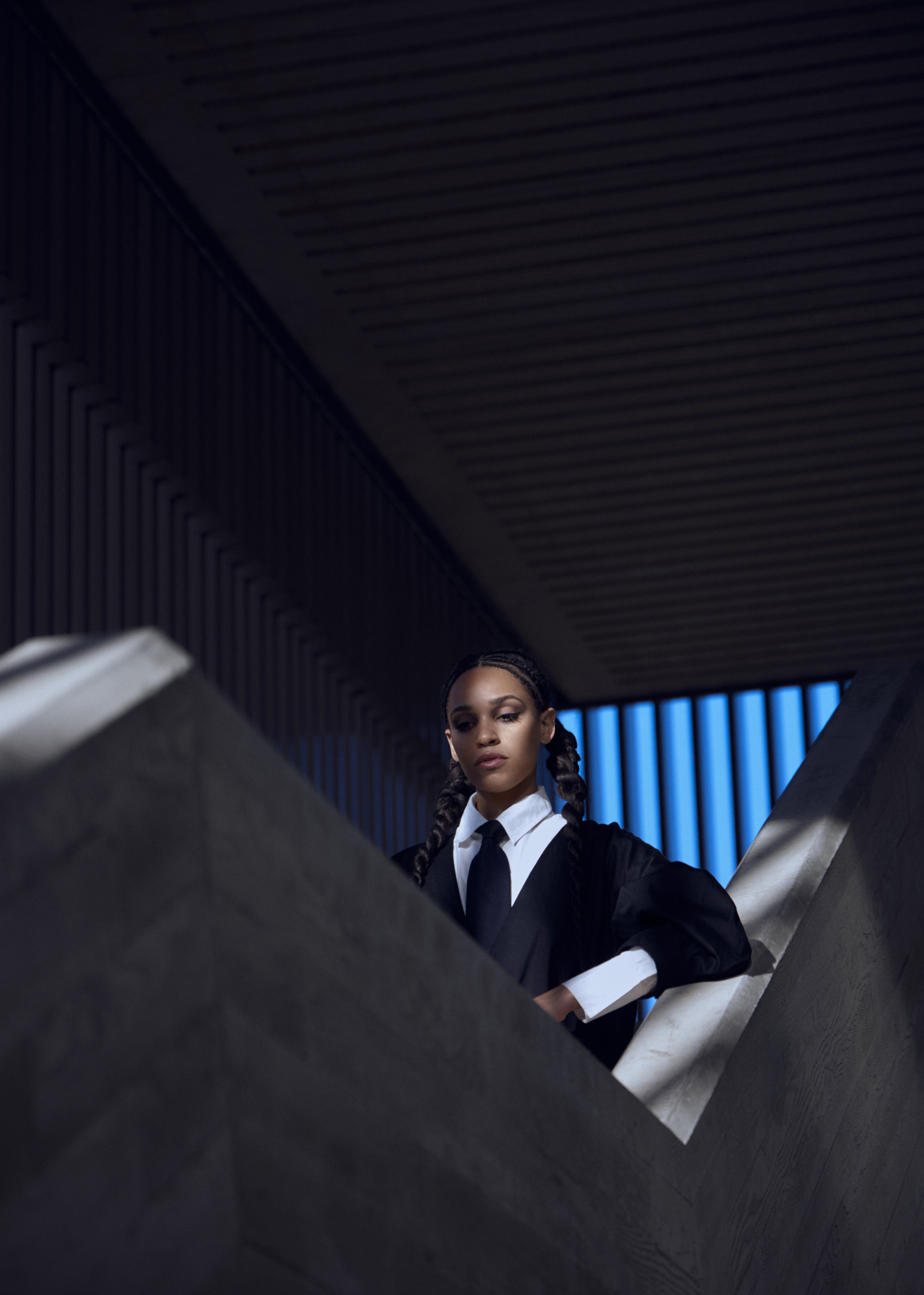 Vingt Sept | Izzy Bizu