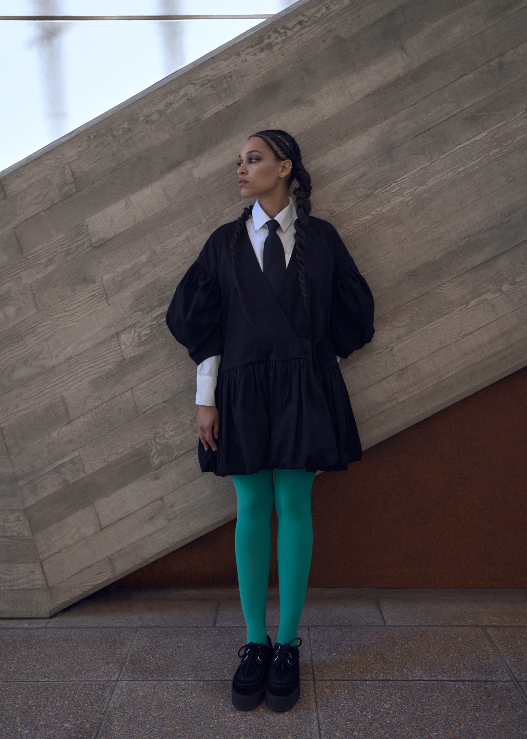 Vingt Sept | Izzy Bizu