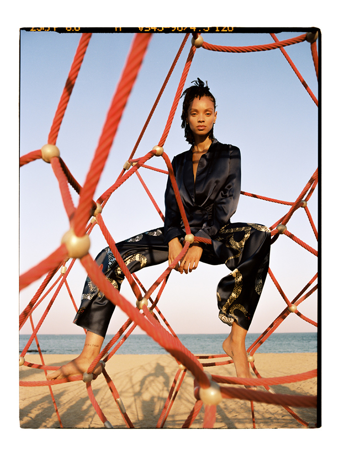 Silk Laundry | Akira Reid