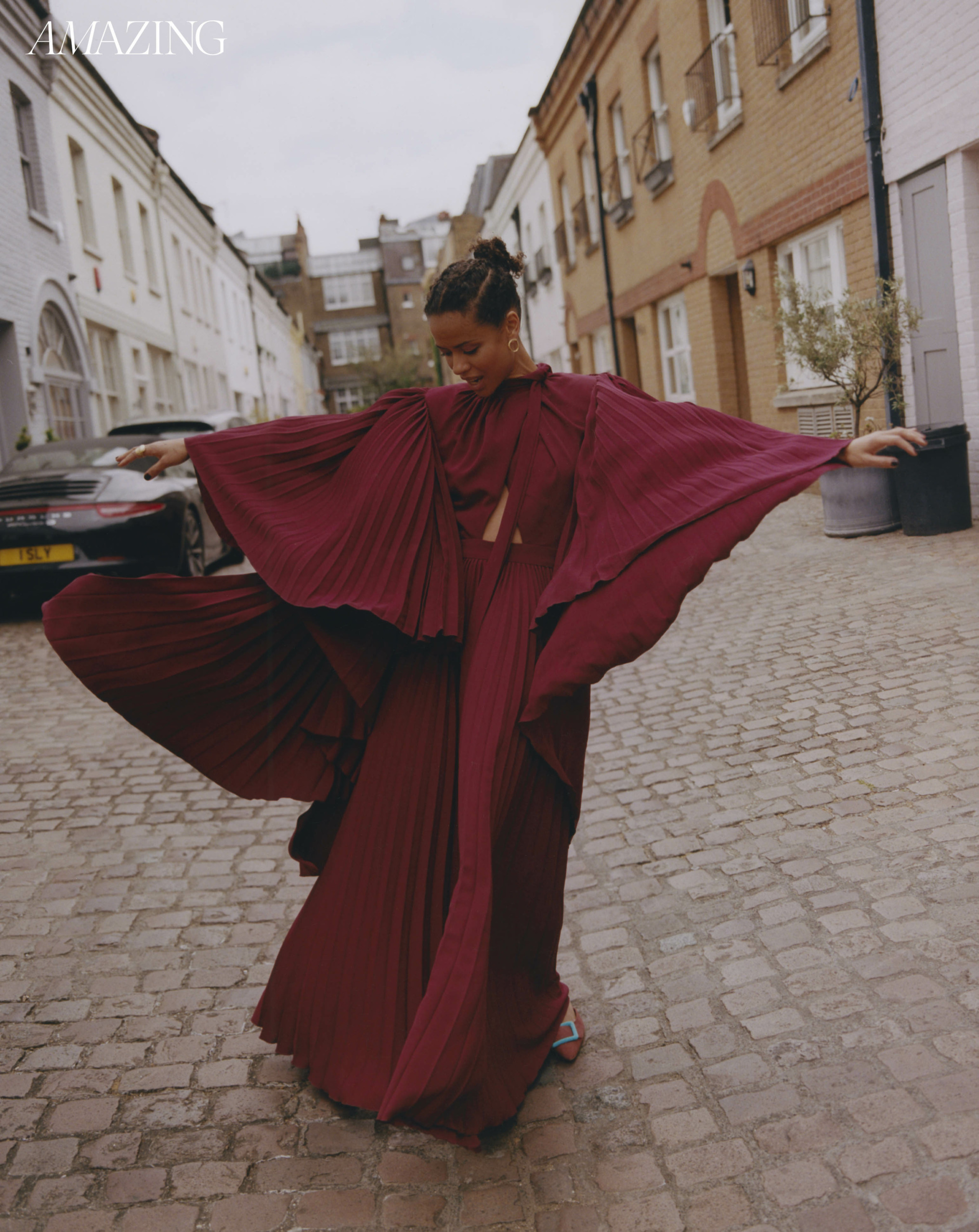 AMAZING | GUGU MBATHA-RAW
