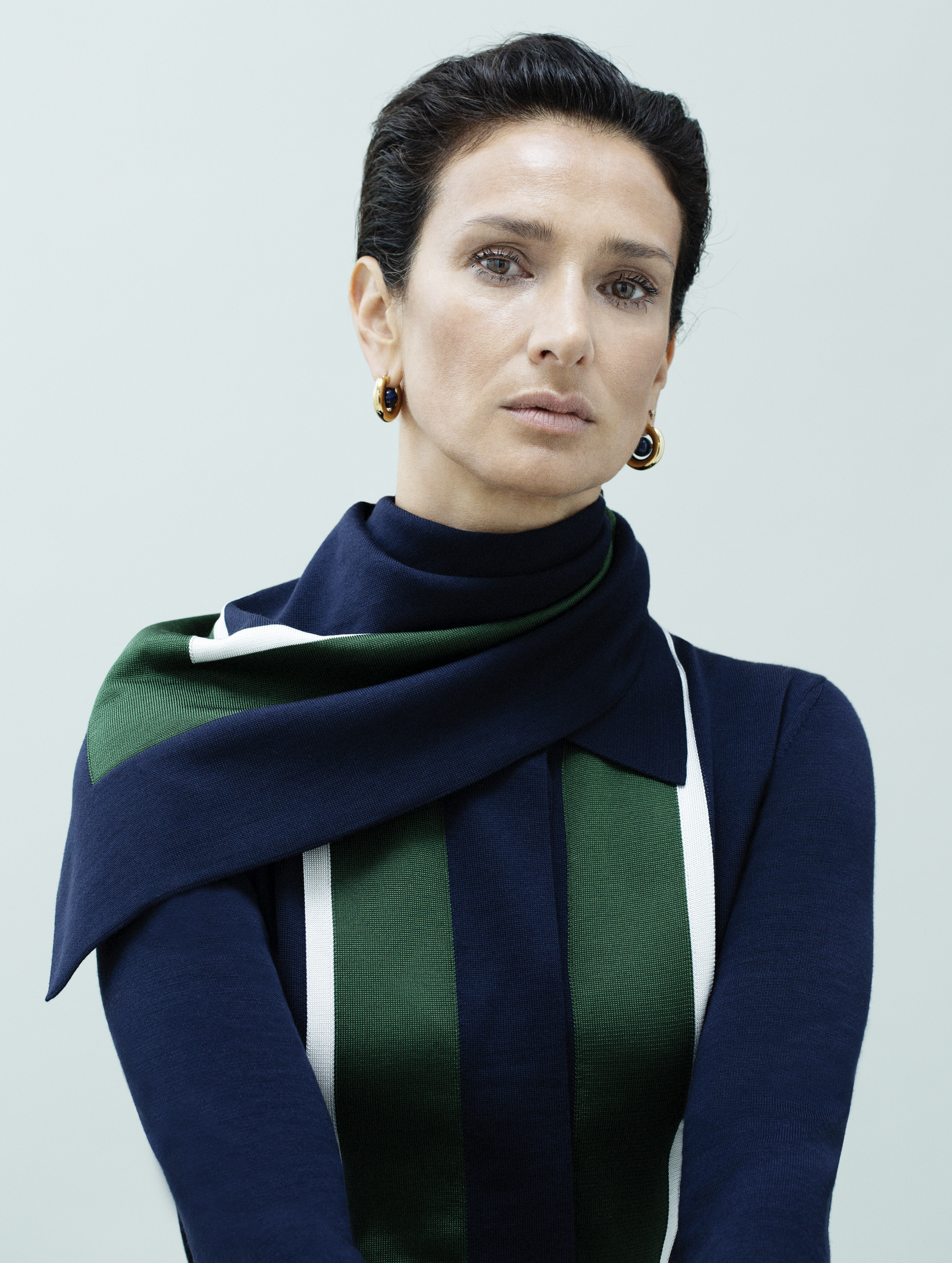 L’OFFICIEL | Indira Varma