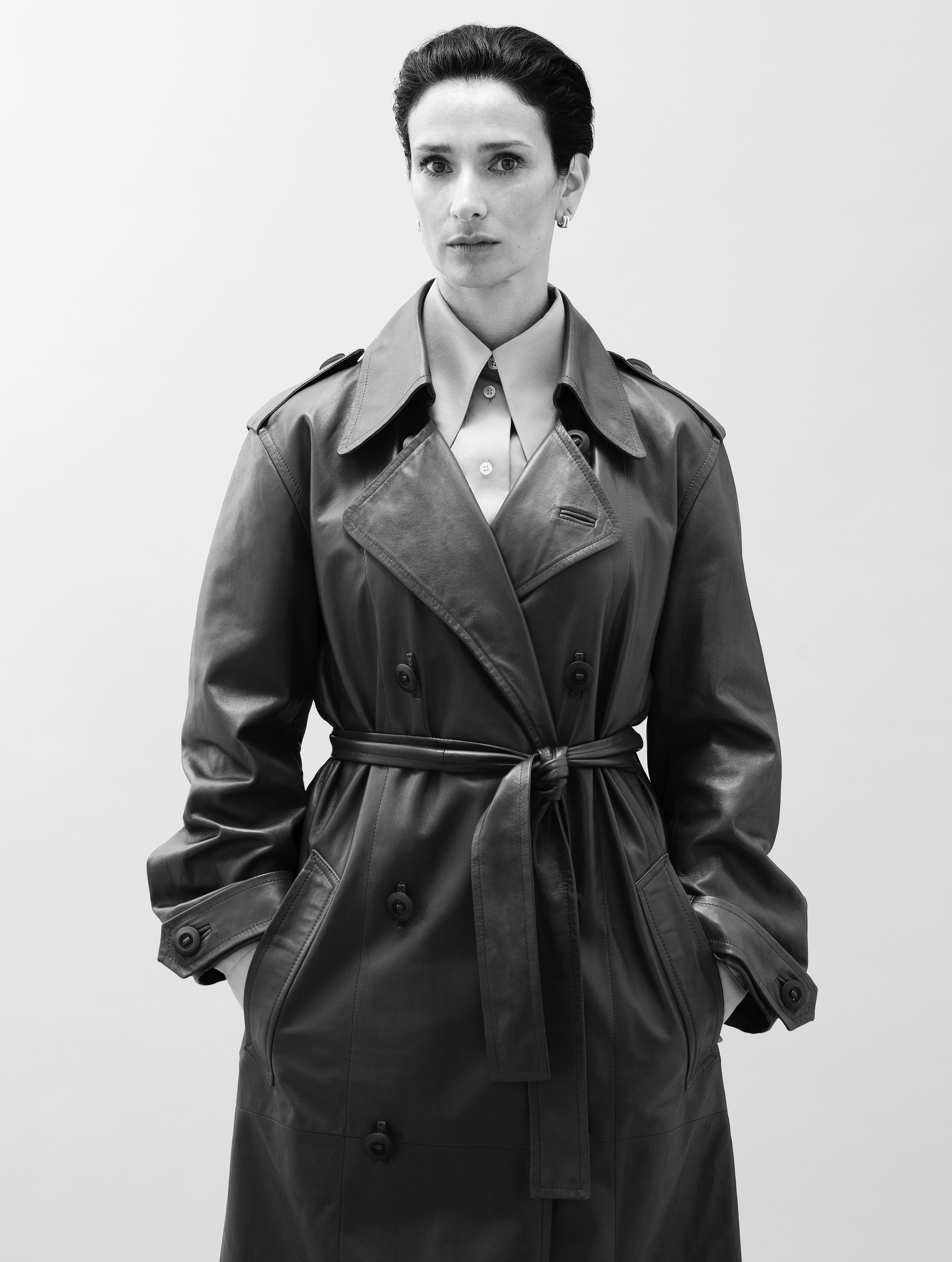 L’OFFICIEL | Indira Varma