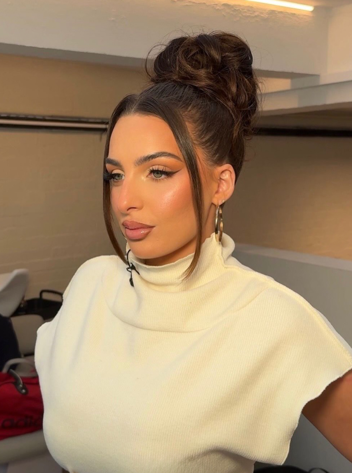 Toni Laites | eBay x Love Island Live Stream